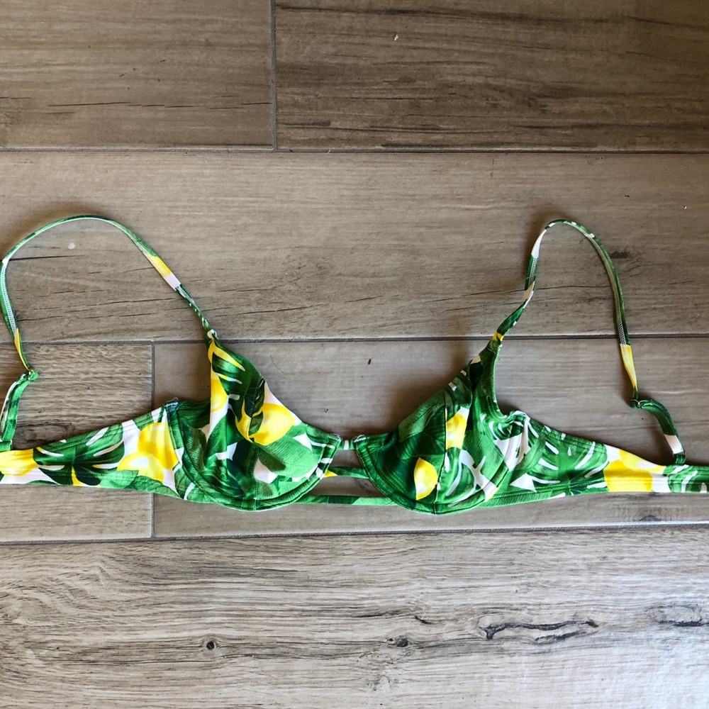 • F21 tropical lemons bikini top •